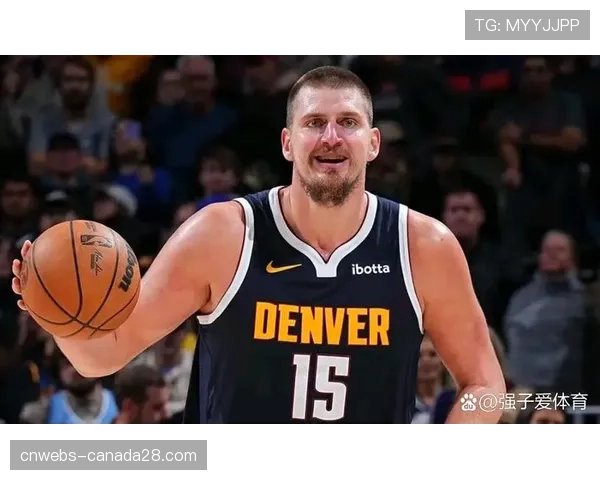 掘金胜马刺，约基奇抓下后场篮板后纵贯全场的长传助攻成为亮点